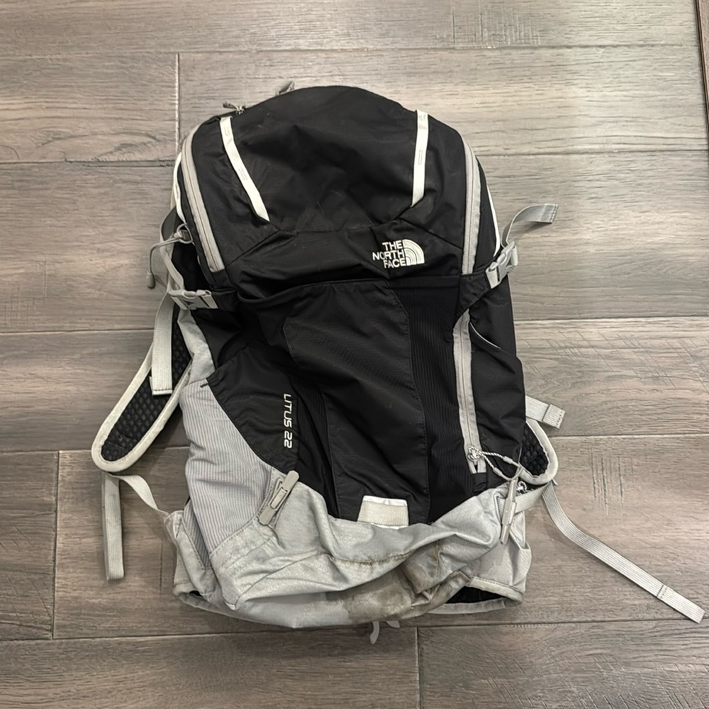 North Face Litus 22 hiking back pack